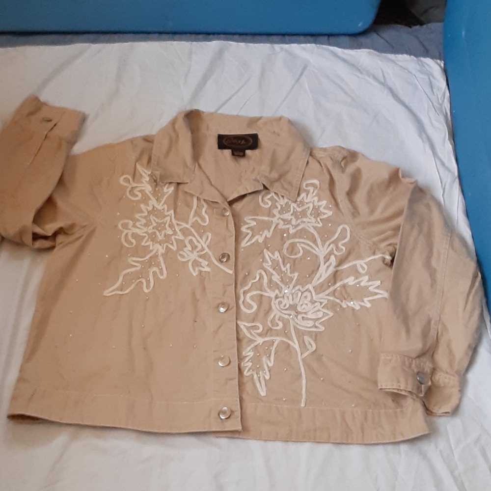 ALEX KEN TAN DECORATIVE JACKET, SIZE LARGE
